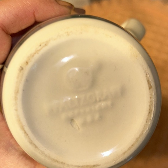 Vintage Pfatlzgraff Creamer and Salt And Pepper Shakers Made in USA - Picture 6 of 7